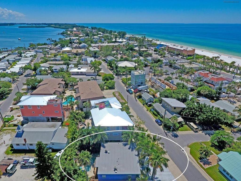 Beach Getaway Pool Condo Between The Island Marina And Beach Bradenton Beach Eksteriør billede