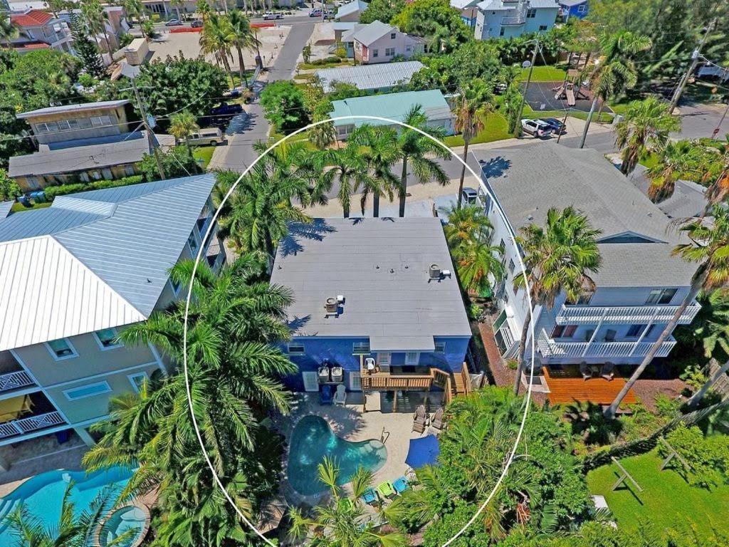 Beach Getaway Pool Condo Between The Island Marina And Beach Bradenton Beach Eksteriør billede