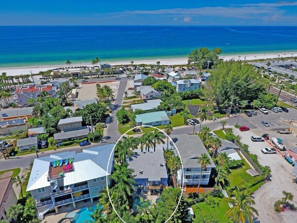 Beach Getaway Pool Condo Between The Island Marina And Beach Bradenton Beach Eksteriør billede