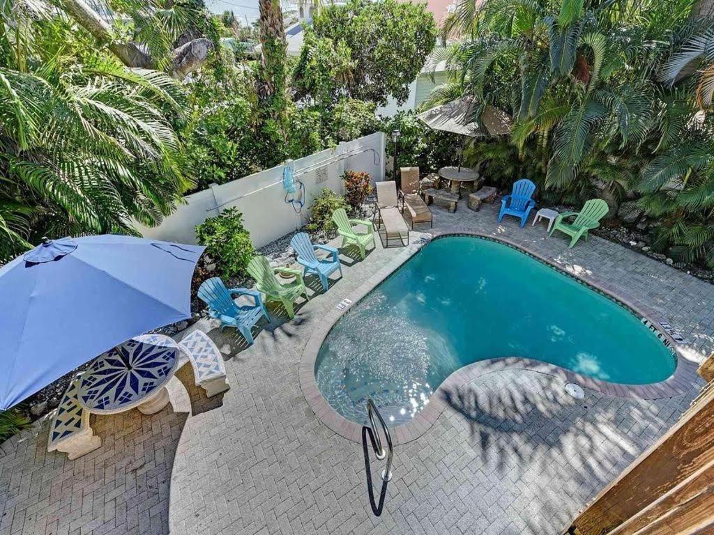 Beach Getaway Pool Condo Between The Island Marina And Beach Bradenton Beach Eksteriør billede